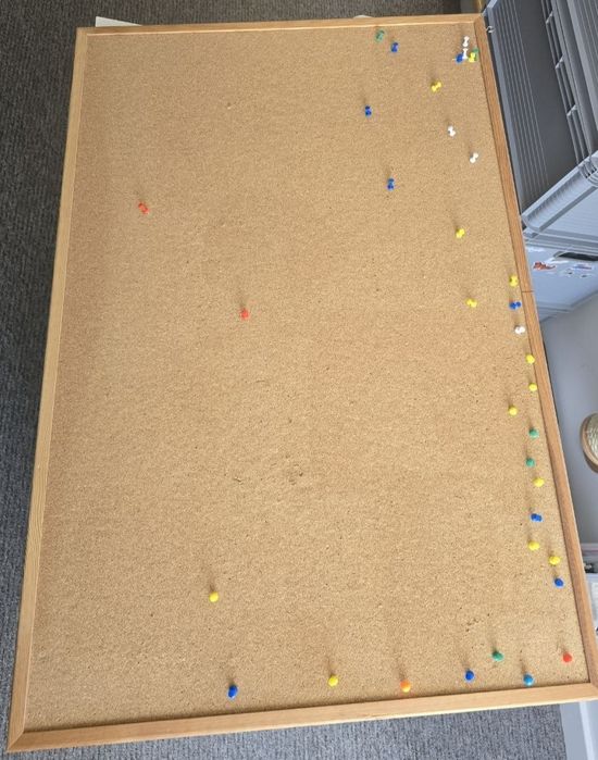 Biurko Ikea 50 x 90 x 73,5 cm gratis tablica korkowa