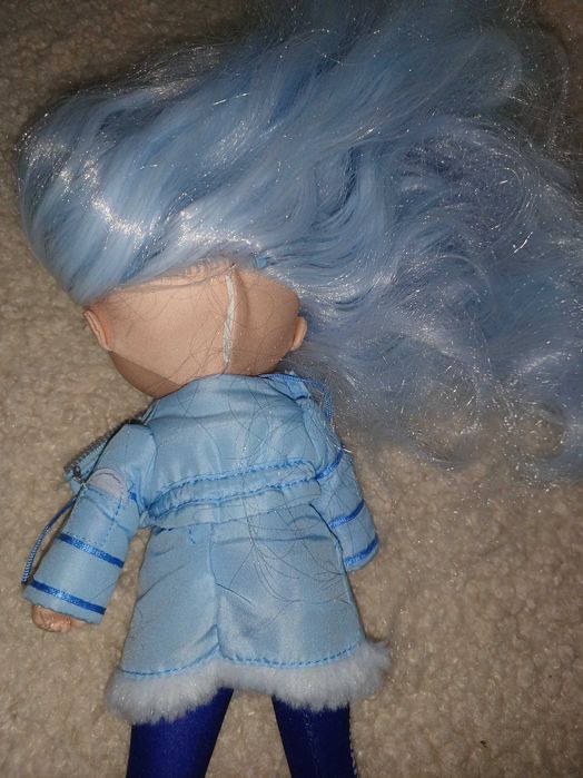 Na! Na! Na! Surprise Teens Fashion Doll Alaska Frost