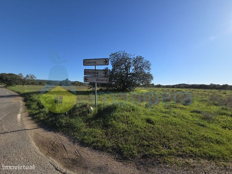 Excelente localização e acesso — Paderne, Faro