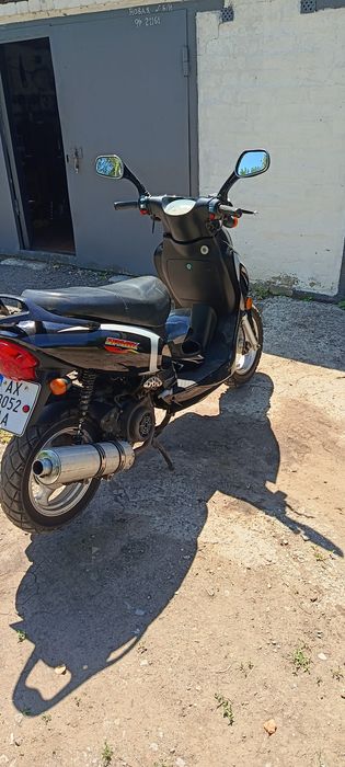 Скутер Spark 150