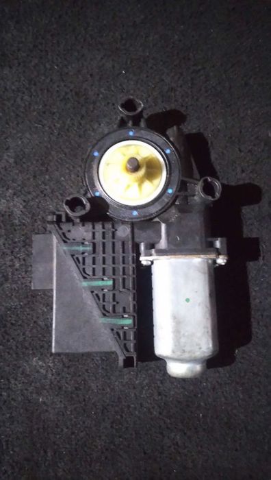 Motor Do Elevador Porta F.D Skoda Fabia Ii (542)