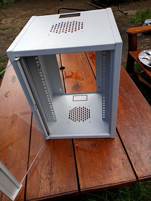 Szafa teletechniczna rack 10" 9U