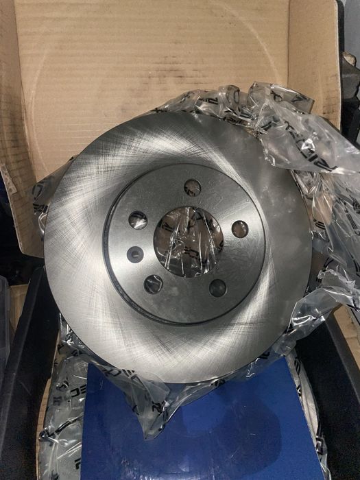 Audi A3 1.6 Discos e pastilhas dianteiros novos