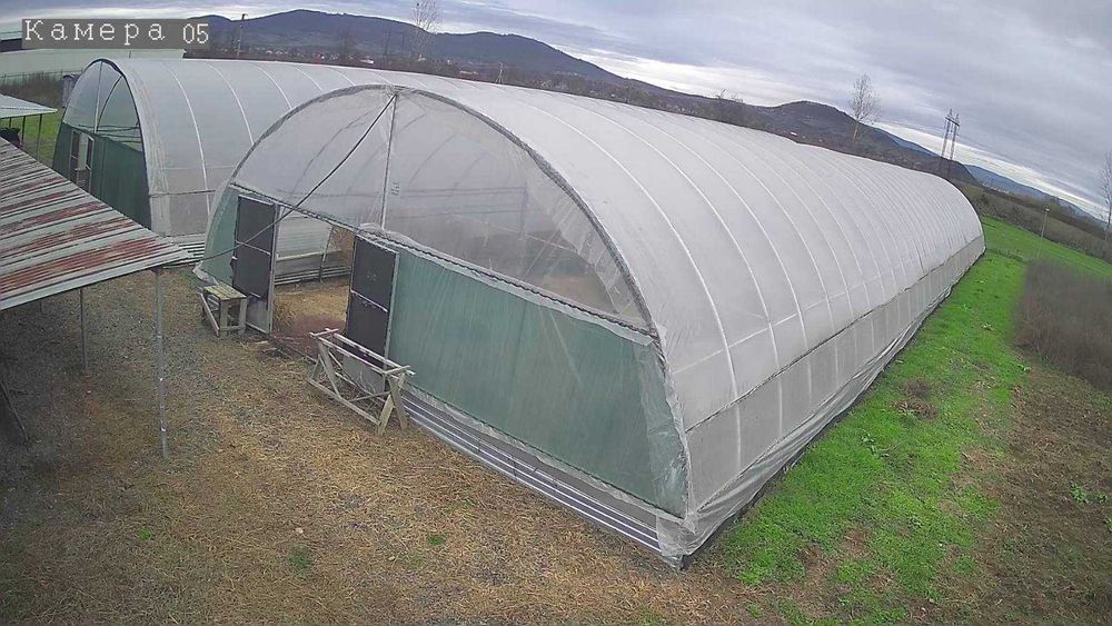 1,3 Га. Мукачево. Рівний. Траса. Є Світло, Вода Теплиці. Під любі цілі