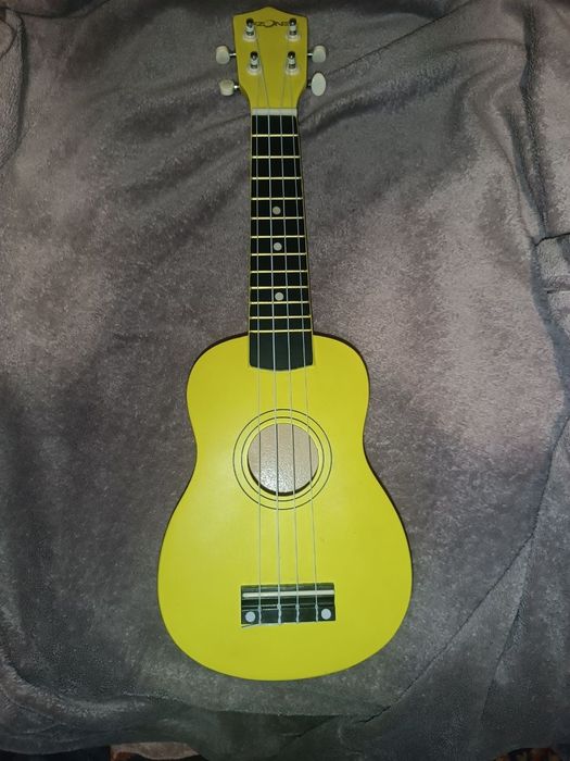 Укулеле жовта нова
