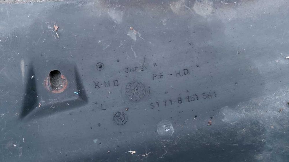 Oryginalne Fabryczne nadkola przód komplet bmw e36 sedan kombi compact