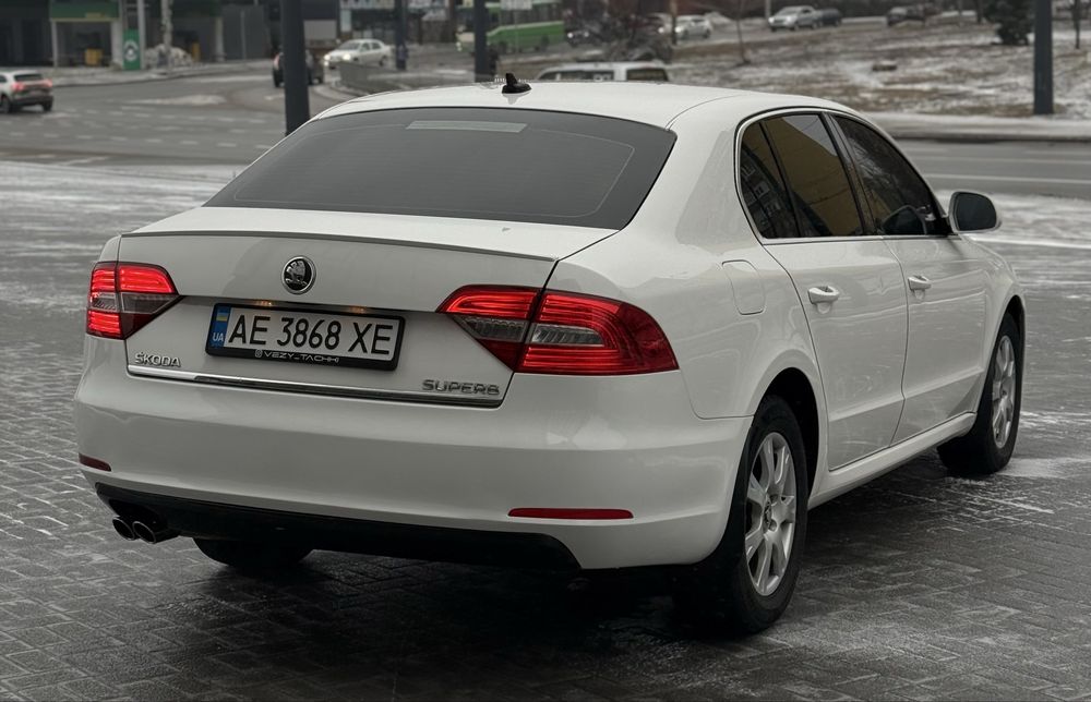 В продаже Skoda Superb 2013 года