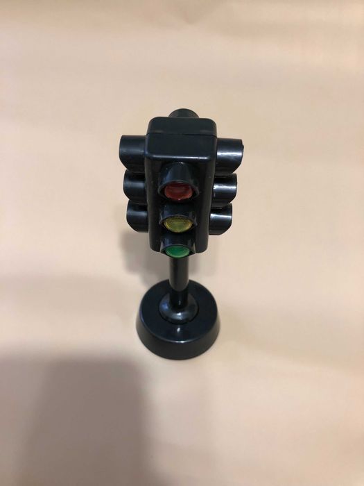 игрушка игрушечный светофор модель