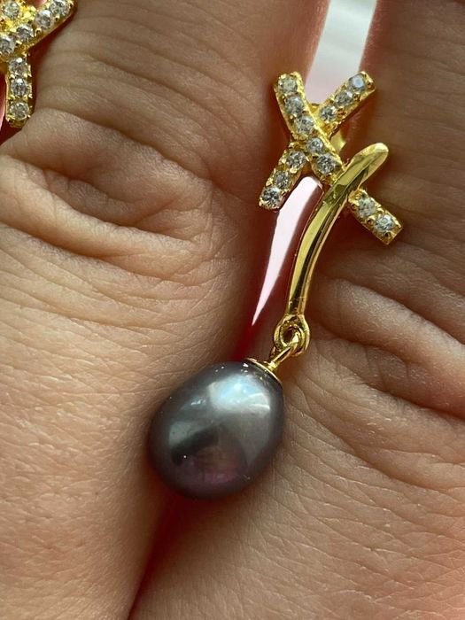 Серьги с натуральным черным жемчугом 9x8 мм 925 пробы