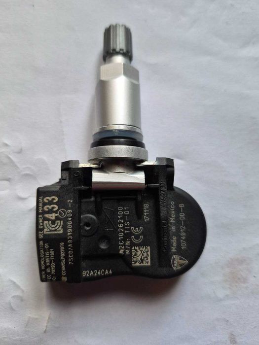 Продам датчик давления в шинах на авто TESLA 3 (оригинал)