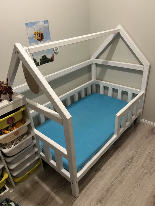 Łóżko  drewbiane białe domek 140x80cm stelaż białe