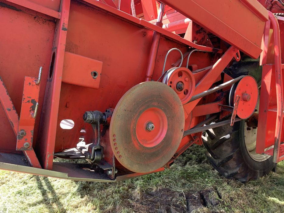 Комбайн Massey Ferguson 240 з Європи масей фергюсон 240, 206, 187