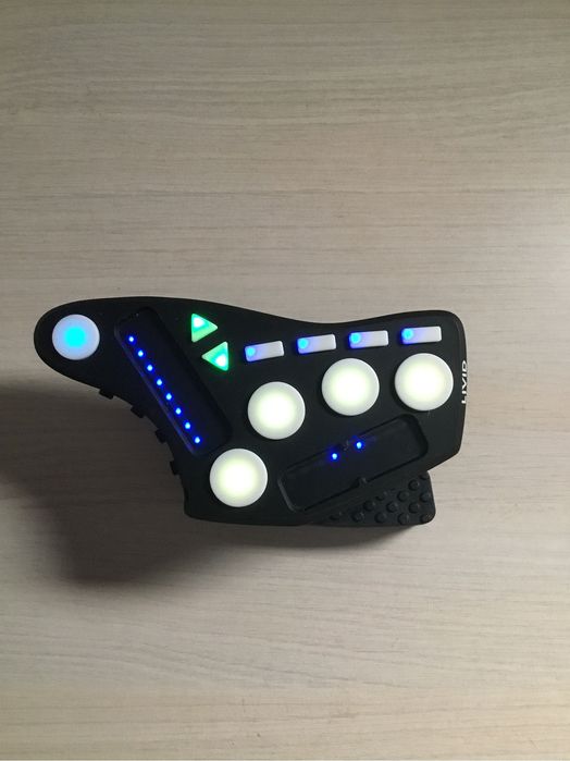 Livid Guitar Wing музичний контроллер для гітари з акселерометром