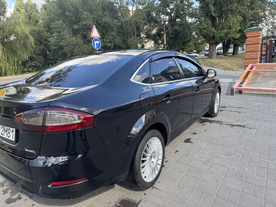 Ford Mondeo 2012   2.3газ бензин