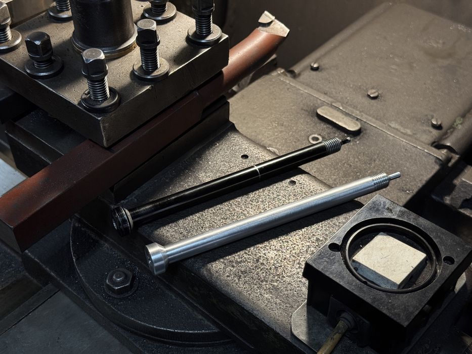 Oś / ośka do ramy yt tues mk3