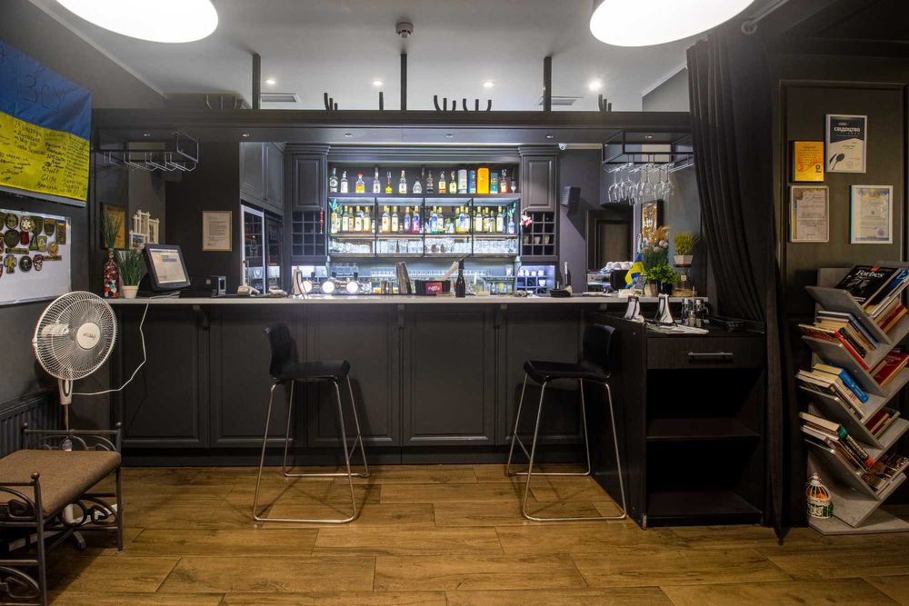 Приміщення Комерція Фасадний вхід вул.Драгана ( СИХІВ )