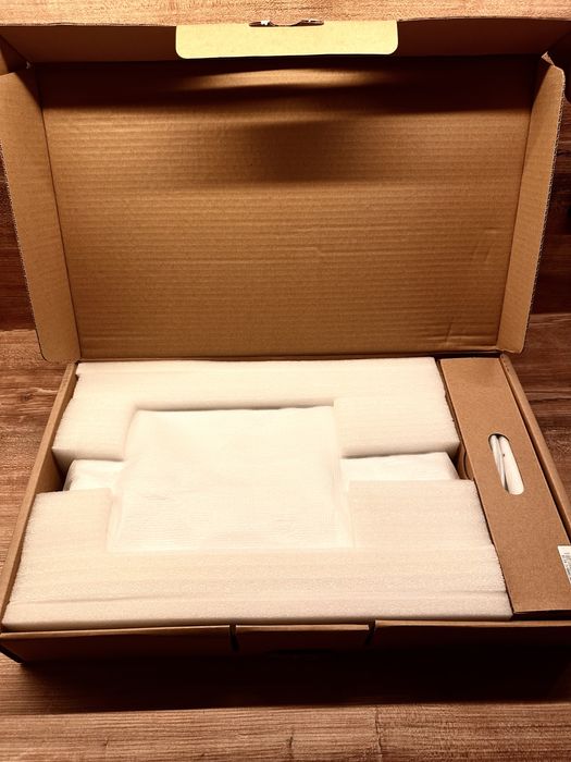 Zadbany biały laptop Samsung Ativ Book 2