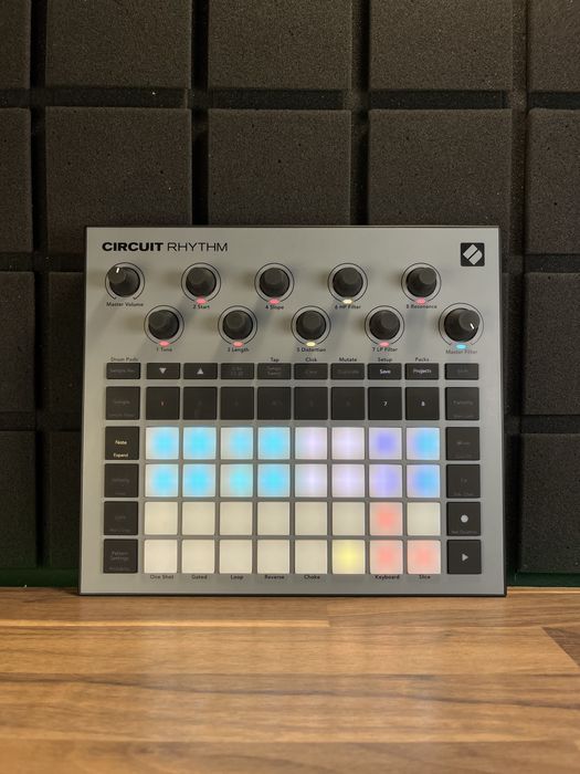 Novation Circuit Rhythm (Доставимо кур’єром — БЕЗКОШТОВНО!)