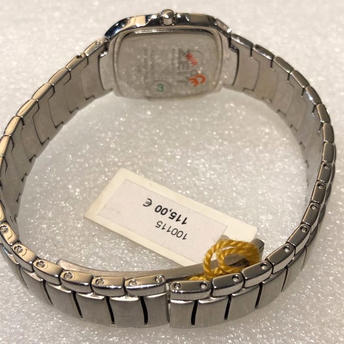 Relógio Zeit Quartz 28mmx25mm - Nunca Usado com Etiqueta