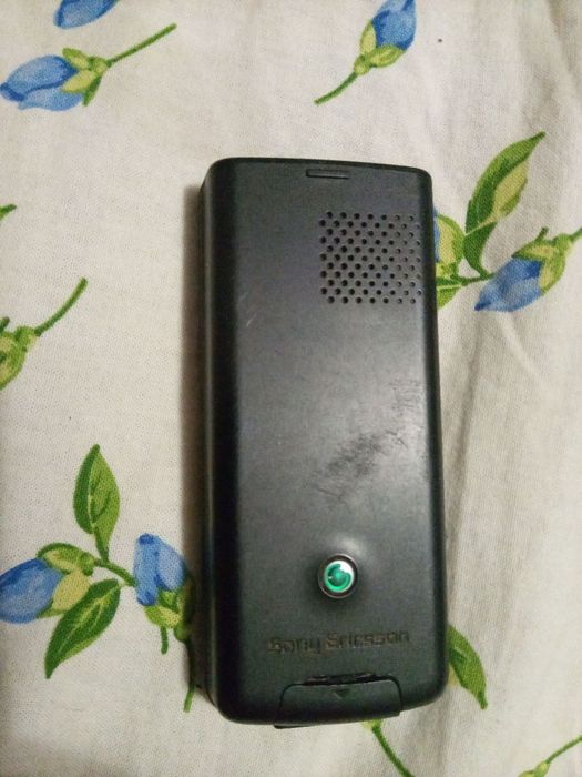 Телефон Sony Ericsson j120i.