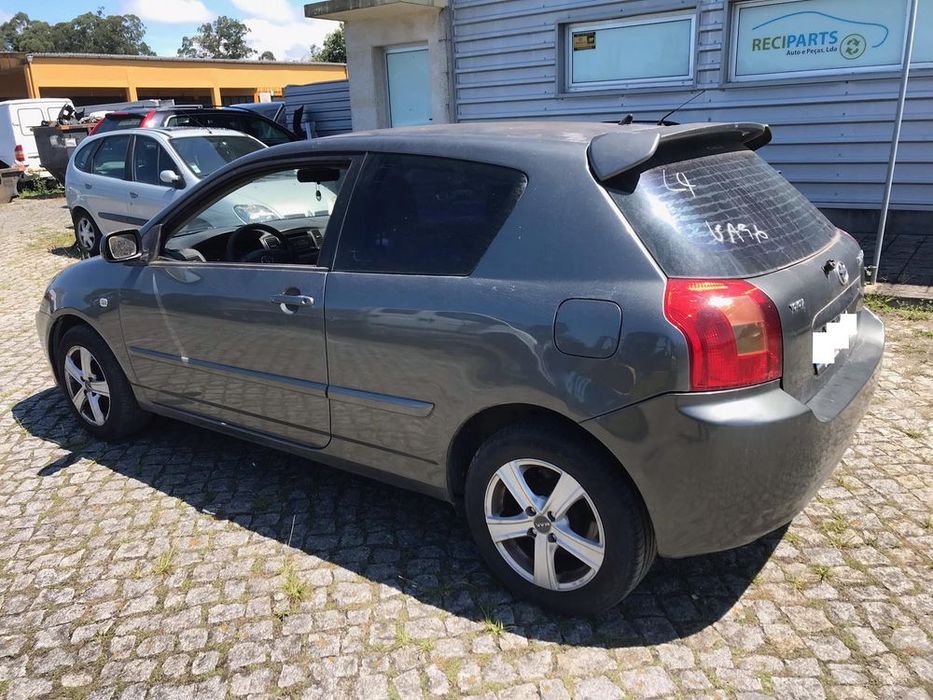 Toyota Corolla E12 2.0 D-4D 3P 2002 - Para Peças