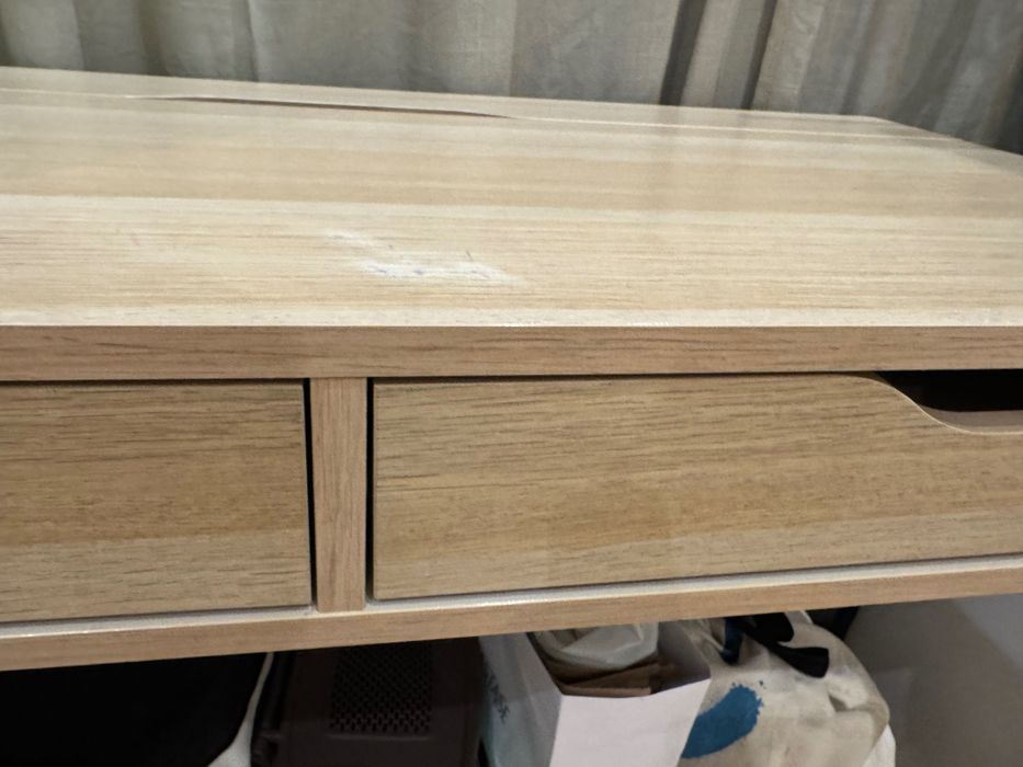 Secretaria ikea em bom estado