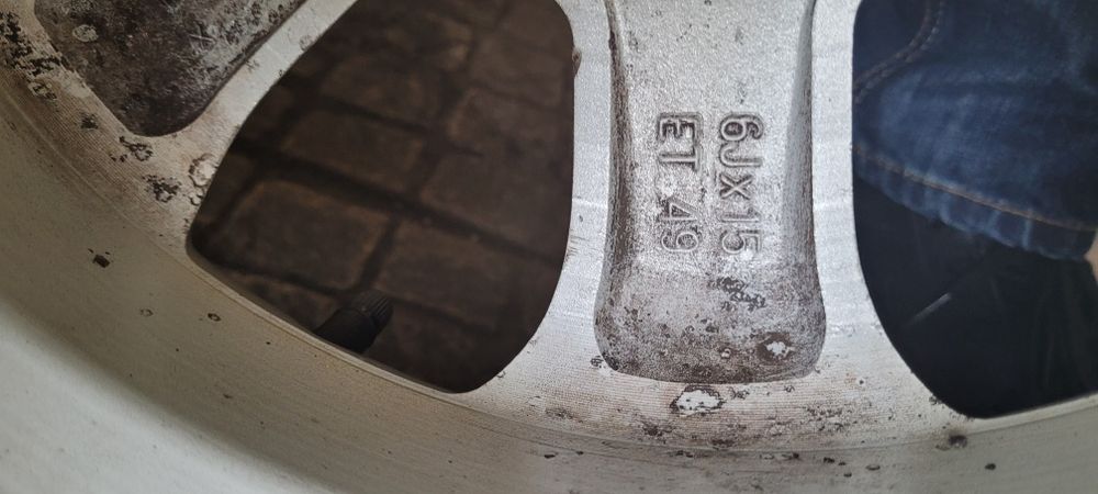 Komplet kół z letnimi oponami