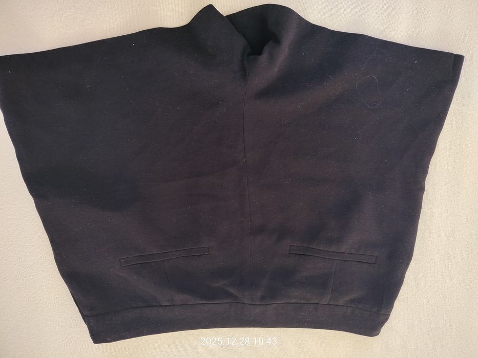 Granatowe eleganckie spodenki Reserved – stan bardzo dobry