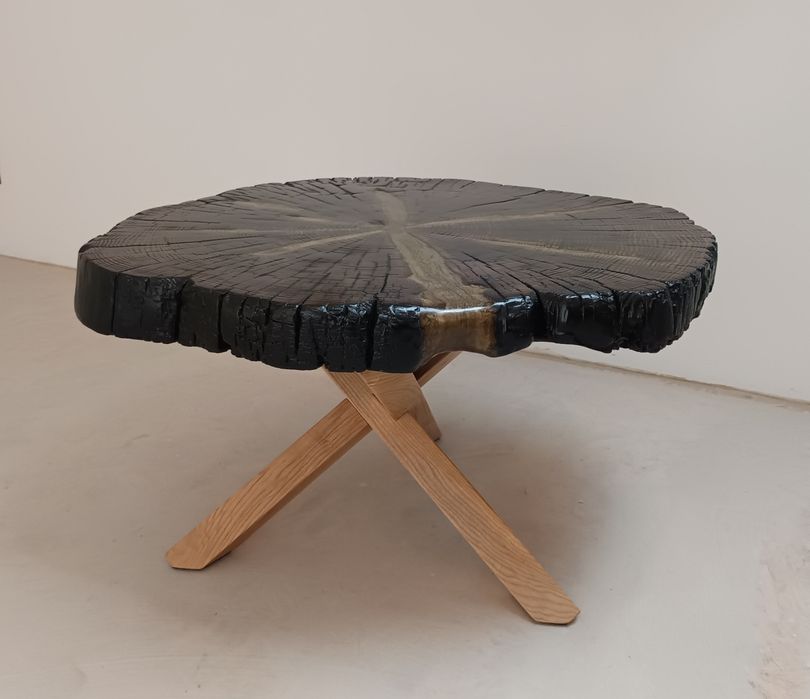 Stolik z  plastra jesionu