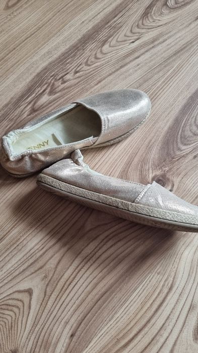 Złote espadryle damskie