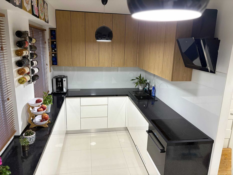 Na sprzedaż mieszkanie 3 pokoje | 69 m² | 4 piętro | klimatyzacja cena 365000 do negocjacji Oś Dolnosląskie.