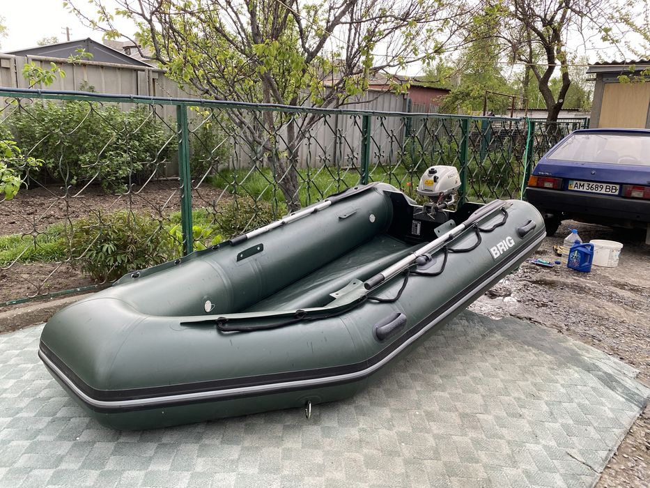 Продам моторную лодку Brig 350