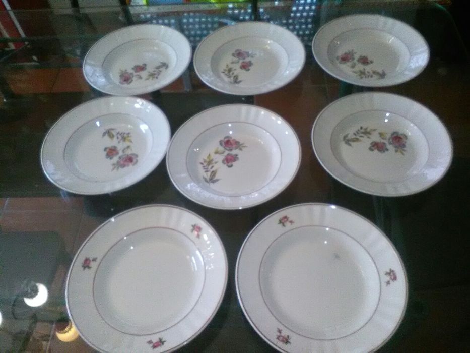 Conjunto de 8 Pratos Loiças de Sacavém