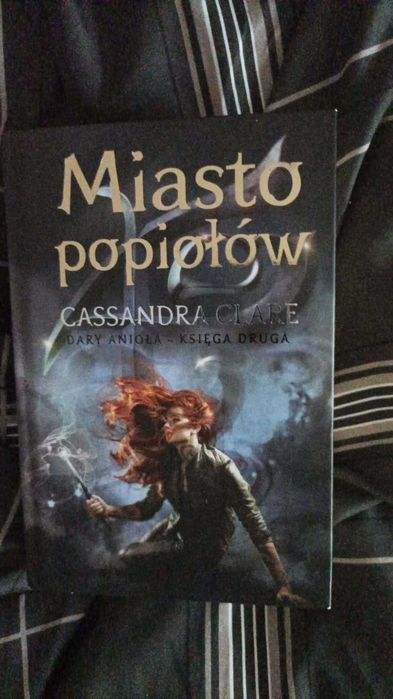Książka Miasto popiołów Dary anioła Cassandra Clare