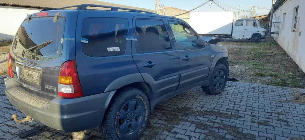 Авто Мазда Трібут