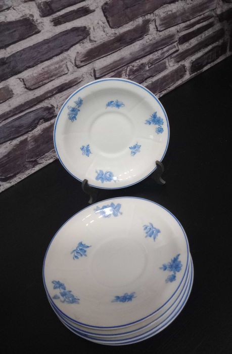 Antiguidades - Pratos  Vista Alegre - conjunto de  5 - Diâmetro  13 cm