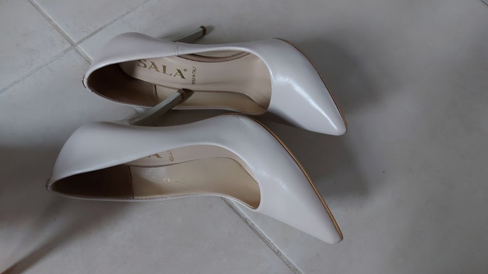 Skóra skorzane kremowe szpilki Sala 35