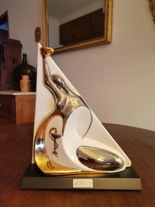 Escultura em porcelana Galos