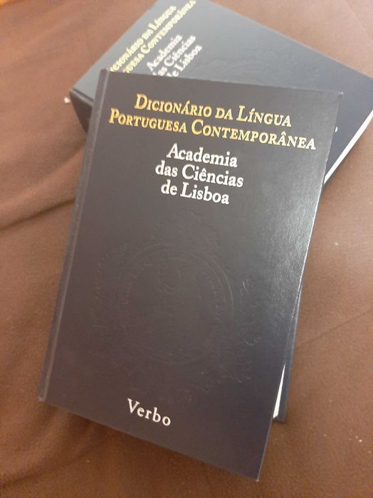 Dicionário da Língua Portuguesa Contemporânea
