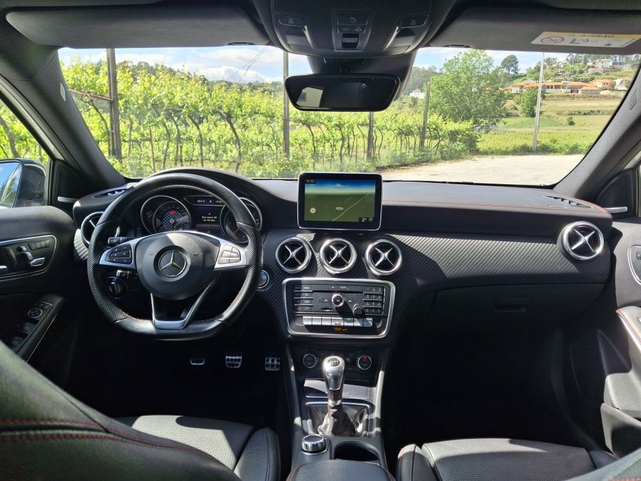 Mercedes-Benz A180 D Amg Pack Night