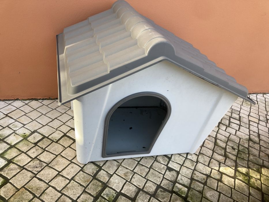 Casota para cão de meio porte como nova