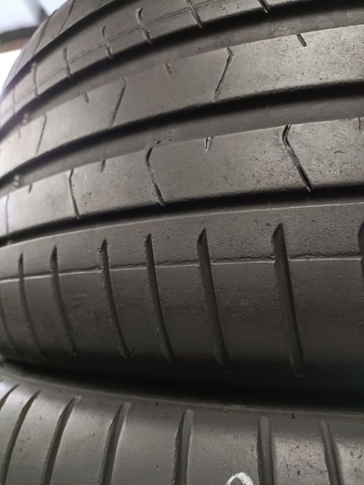 Pneus  275/40/22