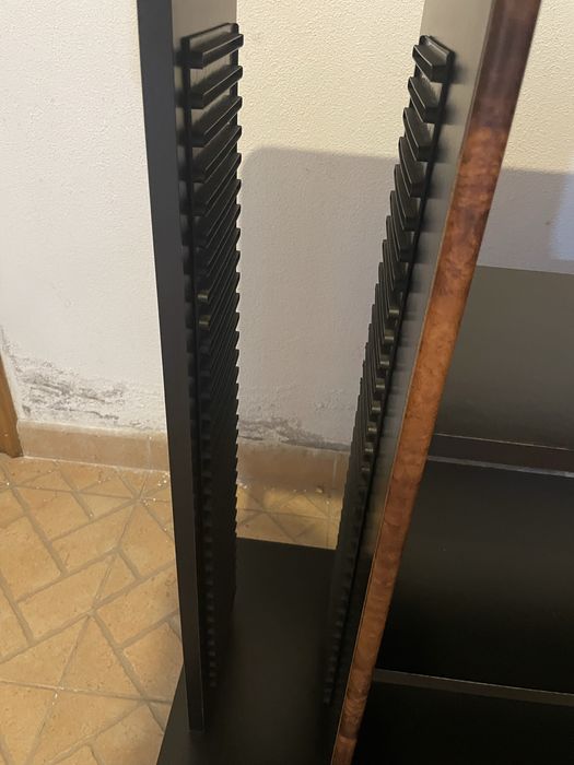 Estante para livros e CD