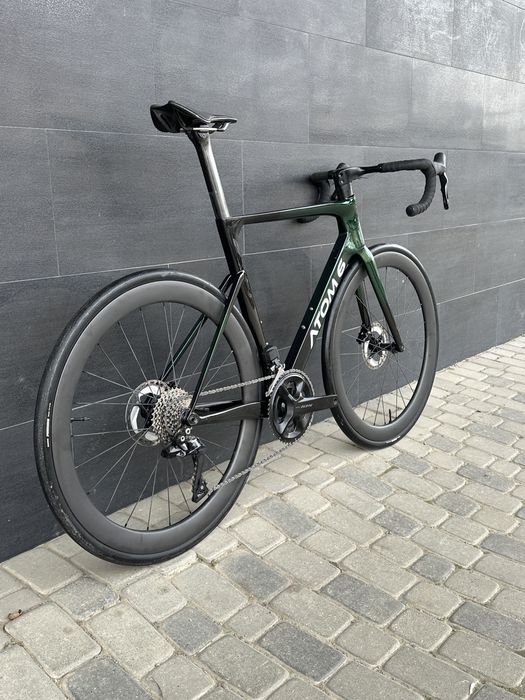 Топовий Бельгійський шосейник на 105 Di2 2/12 та карбон колесах