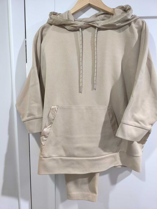 Beżowy komplet dresowy oversize