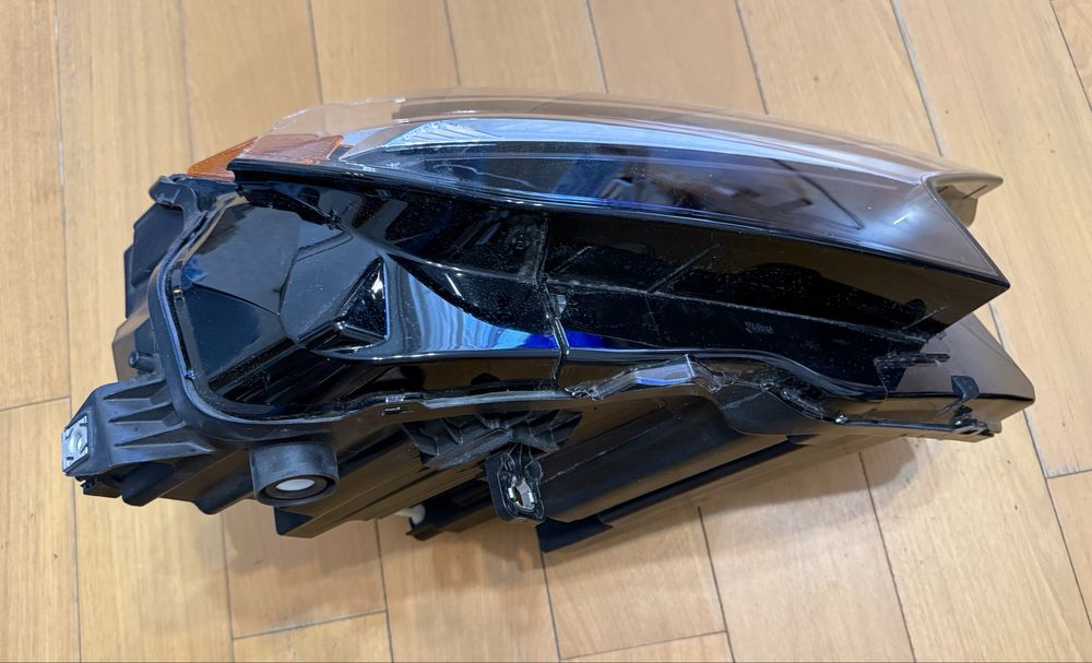 Права фара AUDI Q4 e-tron 2024