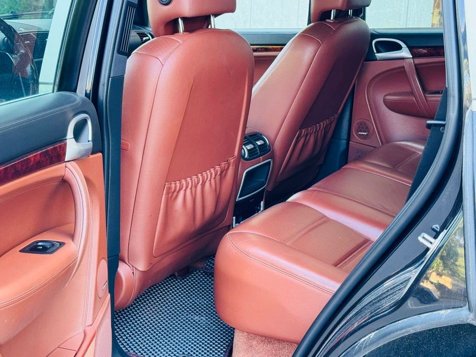 Porsche Cayenne 93т.км. Без подкрасов. Идеальный.