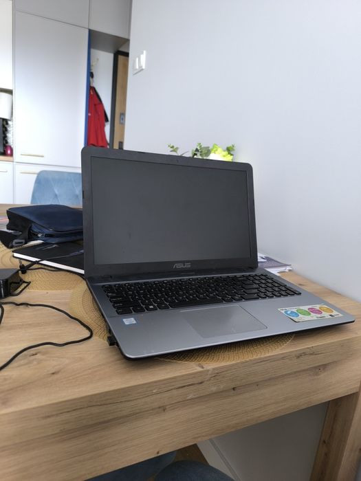 Laptop Asus x541U
