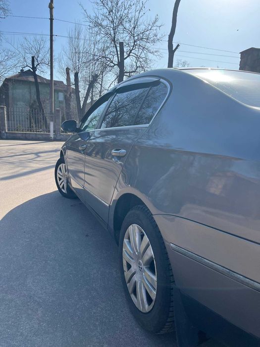 Volkswagen Passat B6 2006 2.0 FSI MT