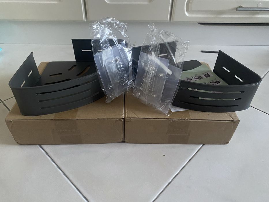 Duas prateleiras sem furos para banheiro